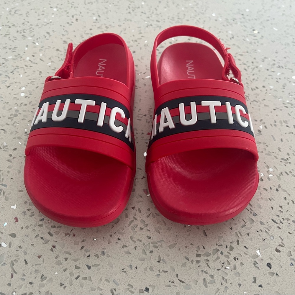 Nautica Kids size 11, excellent condition, worn once, Velcro closure.